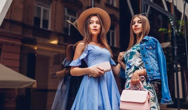 女人恰當的衣著和化妝可以給自己帶來好運