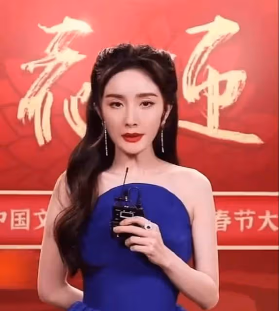 春晚女明星都太美了:趙麗穎夢回薛杉杉,坐在觀眾席的萬茜像周濤