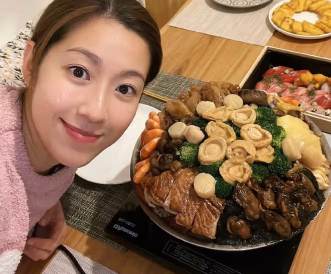 一眾港星曬年夜飯!白切雞出鏡率高,陳奕迅妻子日本過年吃拉麵