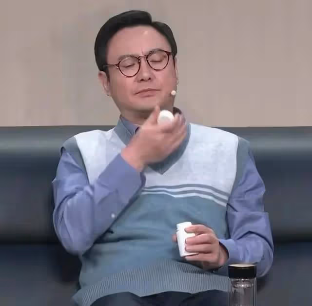 沈騰馬麗春晚臨場突發3個意外觀眾沒看出來：馬麗掉鞋跟沈騰掉麥