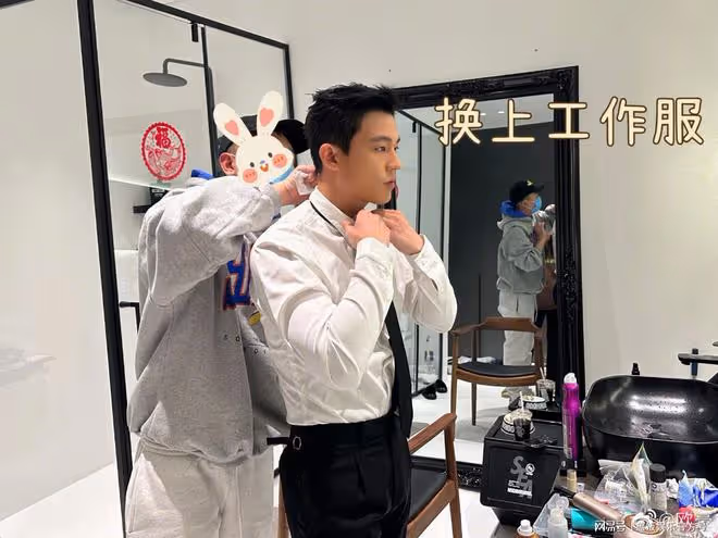 歐豪李光潔曬後台花絮，吳磊魏晨少年感十足，李光潔皺紋顯老