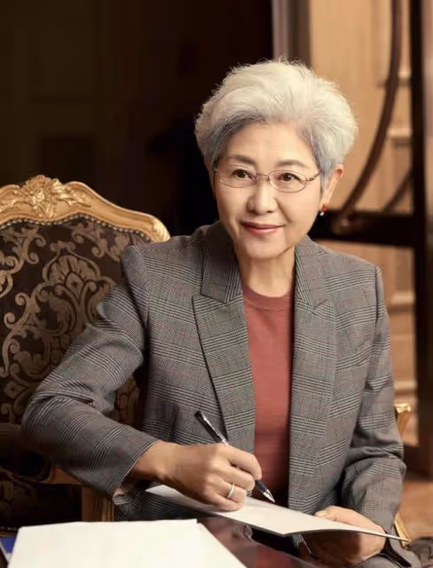 不愧是最美外交官傅瑩,69歲打扮優雅大氣,盡顯東方女性美