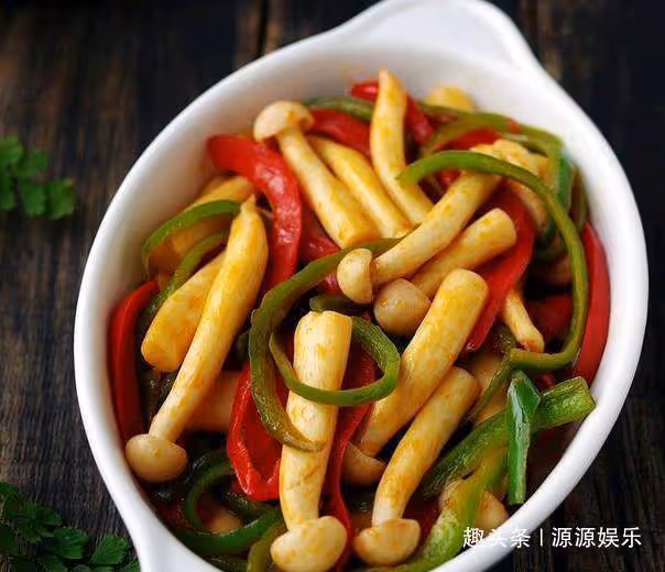 美食嚴選:酸菜炒蠶豆,蚝油海鮮菇,花甲米線,蘆筍炒蝦仁的做法