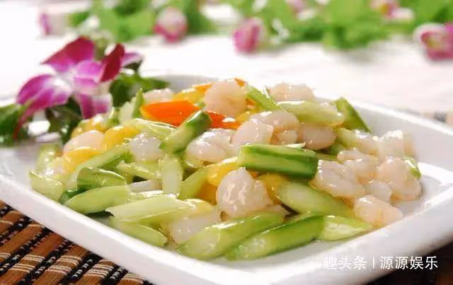 美食嚴選:酸菜炒蠶豆,蚝油海鮮菇,花甲米線,蘆筍炒蝦仁的做法
