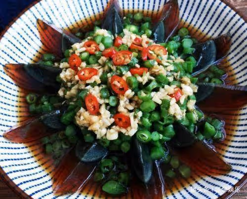 美食嚴選:啤酒魚,小炒雞絲,麻辣羊血,皮蛋拌豆角的做法