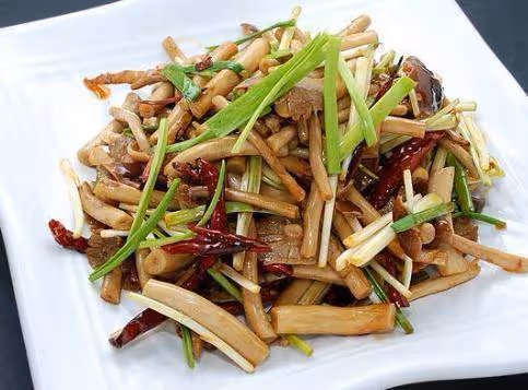 精選美食:蓮藕雞翅,茶樹菇炒蒜苗,干豆燜豬肉,蘆筍胡蘿蔔