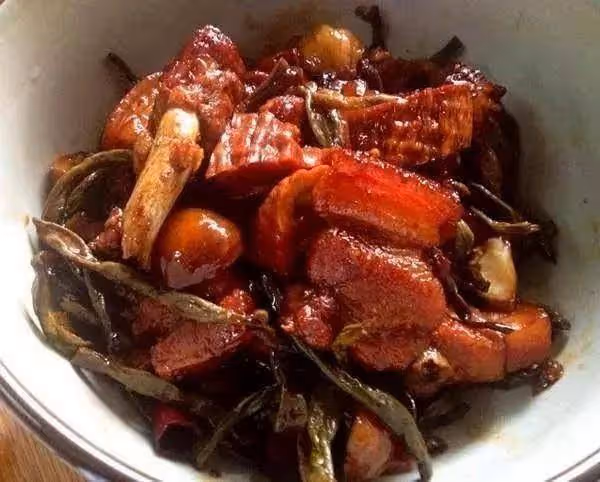 精選美食:蓮藕雞翅,茶樹菇炒蒜苗,干豆燜豬肉,蘆筍胡蘿蔔