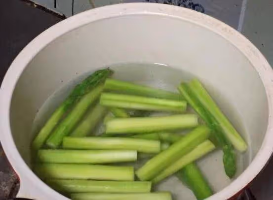 蘆筍這樣做,促食慾助消化,再配上這幾個,絕對是養生第一選擇!