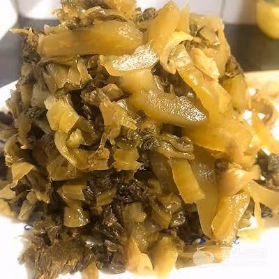 能吃兩碗飯的下飯菜:酸菜燜豬肉