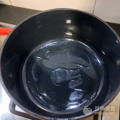 能吃兩碗飯的下飯菜:酸菜燜豬肉