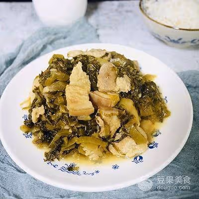 能吃兩碗飯的下飯菜:酸菜燜豬肉