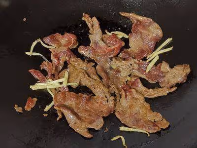 老廣的味道:干炒牛河簡約而不簡單,肉嫩芽爽粉焦香超好吃!