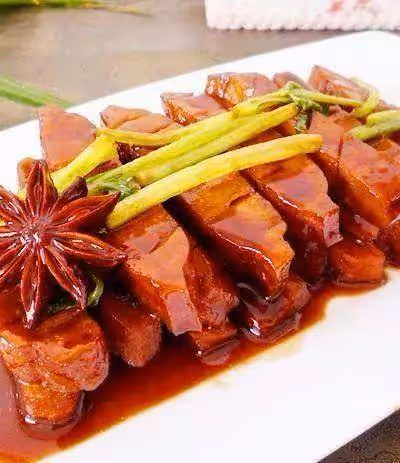 美食精選:黑米大麥小麥粥,辣炒紅薯苗,香芹醬香乾,鍋巴牛肉