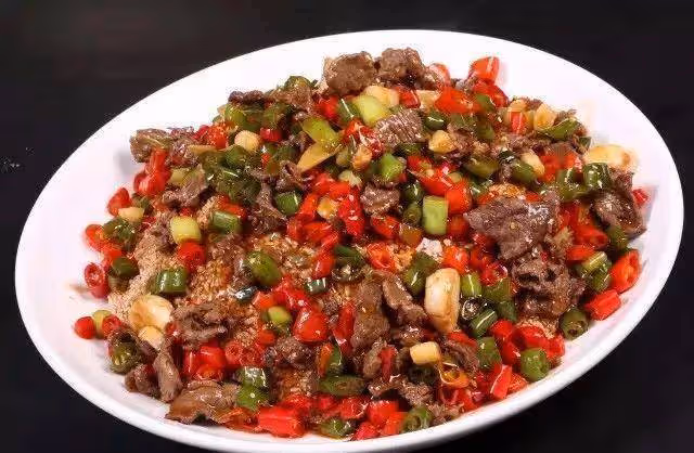 美食精選:黑米大麥小麥粥,辣炒紅薯苗,香芹醬香乾,鍋巴牛肉