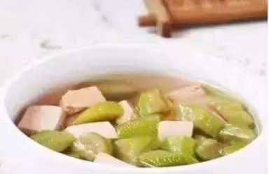 美食精選:紅燒雞塊,豌豆牛肉粒,番茄燉土豆胡蘿蔔