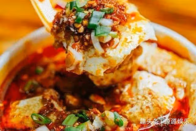 美食精選:拔絲香蕉,麻婆蒸蛋,咖喱菌菇蔬菜火鍋,香椿拌黃豆