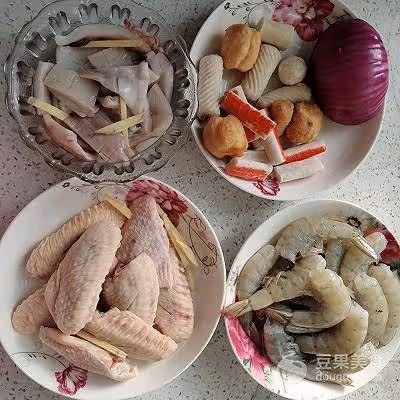 麻辣你的雞翅魷魚蝦香鍋