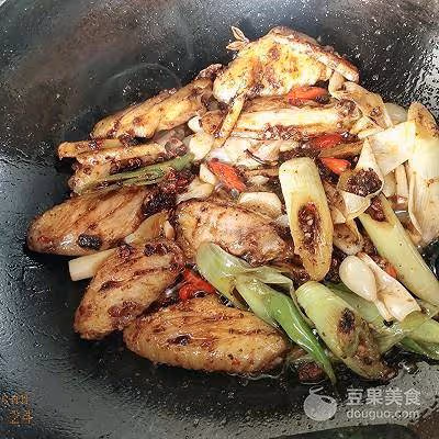 麻辣你的雞翅魷魚蝦香鍋