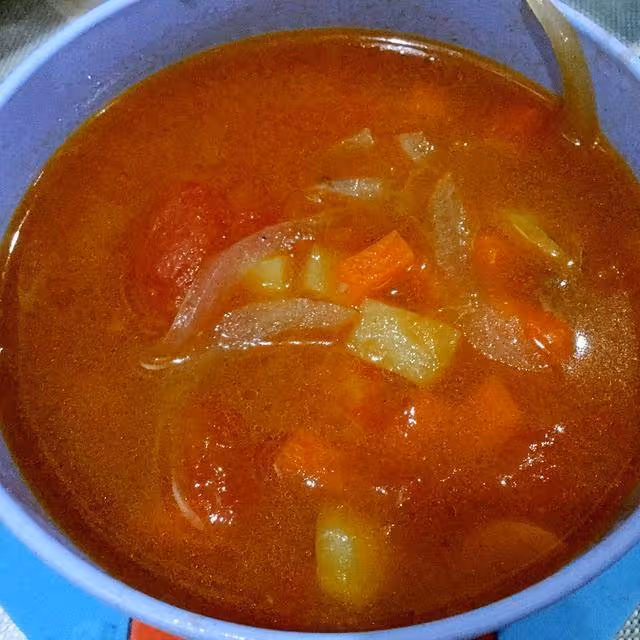 餐桌上來一道燙菜,那必須得是牛骨羅宋湯,味道鮮美營養豐富