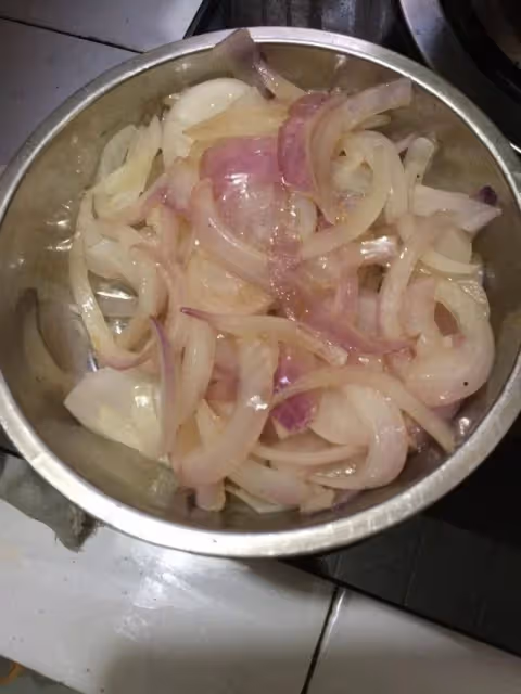 餐桌上來一道燙菜,那必須得是牛骨羅宋湯,味道鮮美營養豐富