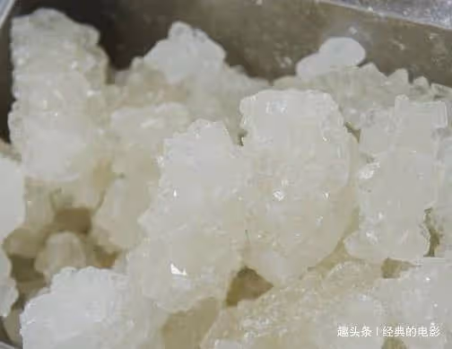 長知識了,原來白糖里的白線是故意放的!製糖商:這樣的冰糖最好
