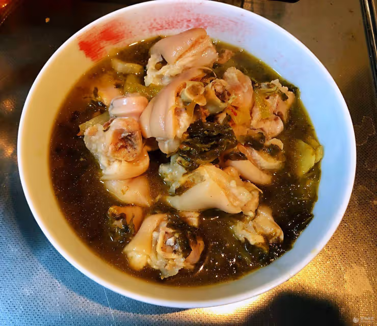 酸菜燉豬蹄的做法