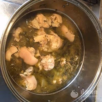 酸菜燉豬蹄的做法