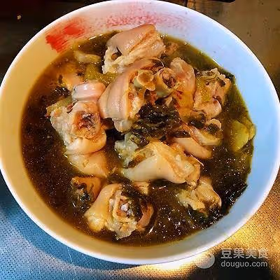 酸菜燉豬蹄的做法