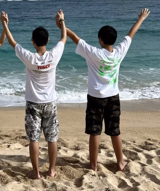 陳若儀曬全家福,疑仍在巴厘島度假,林志穎弟弟全家陪媽媽過春節