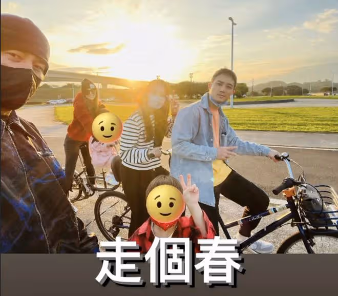 昆凌春節罕曬全家福,小女兒正面出鏡,長得和哥哥如同複製粘貼