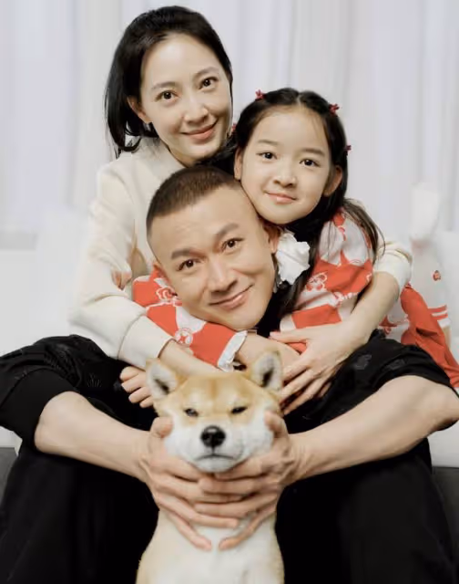 兩個兔寶寶長相首曝光!聶遠小9歲嬌妻生二胎,鄭嘉穎三胎似混血