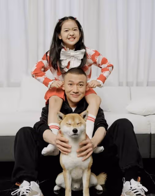兩個兔寶寶長相首曝光!聶遠小9歲嬌妻生二胎,鄭嘉穎三胎似混血