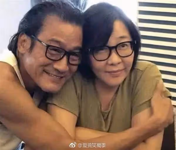 情牽老婆30年,影帝梁家輝談感情婚姻絕不能將就,奉勸全天下老公:別讓自己後悔