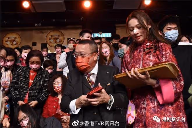TVB港姐冠軍向父親林俊賢拜年!笑言要追討廿多年利市