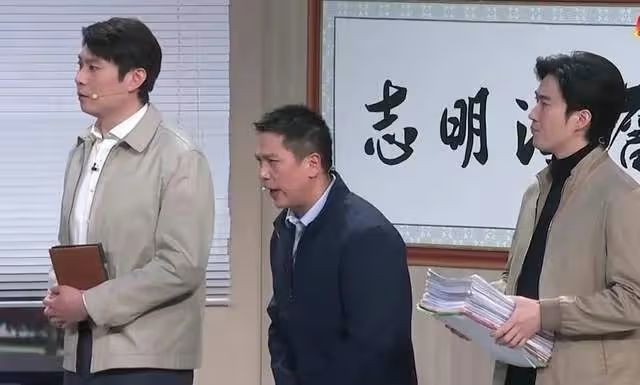 沈騰春晚臨場改詞,艾倫冷場1秒鐘,沈騰直播時道歉,馬麗習慣了