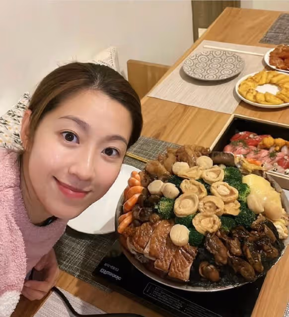 屢傳婚變!41歲TVB最索人妻曬年夜飯,老公時隔一年返港未見身影