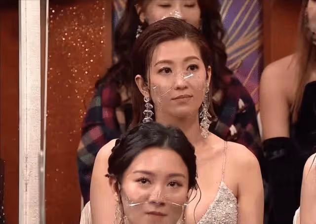 屢傳婚變!41歲TVB最索人妻曬年夜飯,老公時隔一年返港未見身影