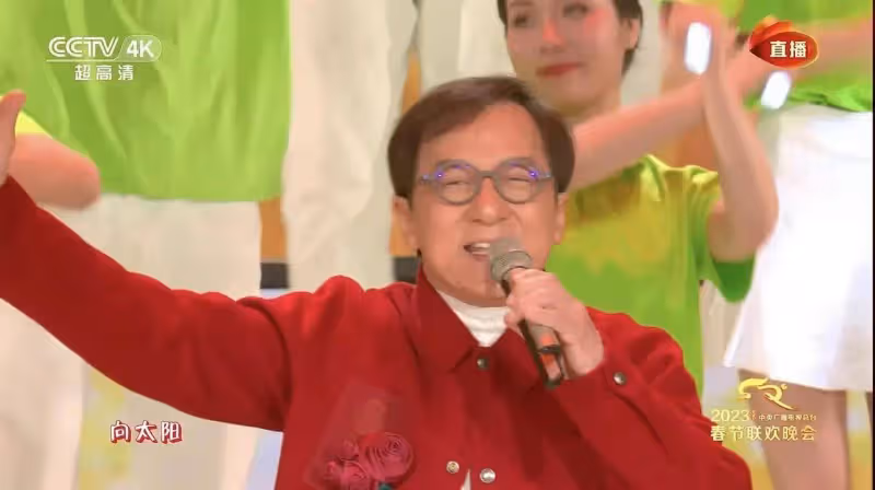 成龍:過年不問女兒及老家親戚,卻給房祖名發大紅包,被指不仁義