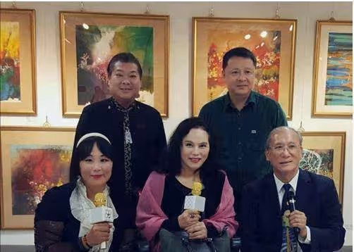 堅強坐輪椅40年,62歲歌后李珮菁突發文「想要結束一切」警方趕到急送醫,淚嘆:她的生活一地雞毛!