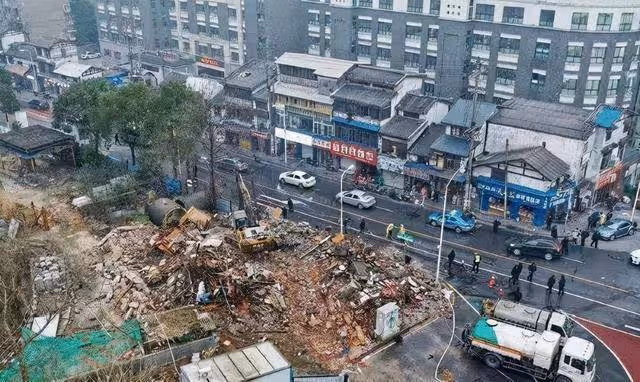 「執拗」釘子戶，叫價8000萬賠償，遲遲不妥協，結果卻大快人心