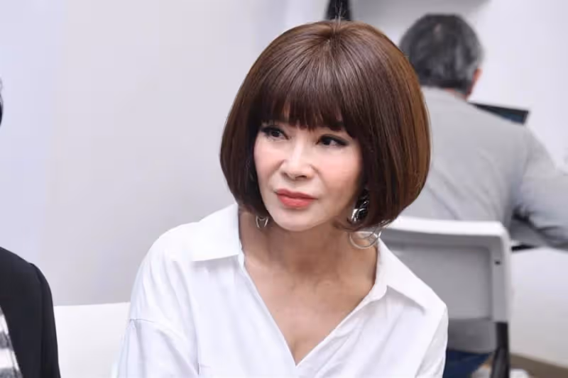 62歲陳美鳳PO素顏沒修圖近照，粉絲愣住「顏值跟年紀差太多了吧」親公開凍齡秘訣：真的有「防腐劑」