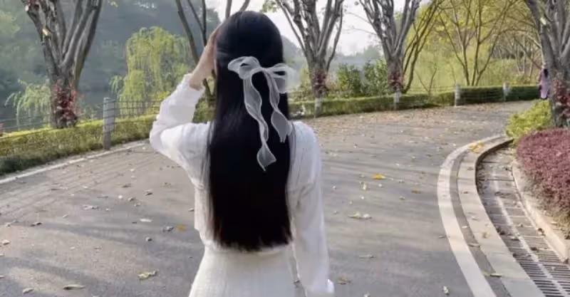 老公嫌我給婆婆2500紅包太少，直接把我丟在高速公路上，正合我意