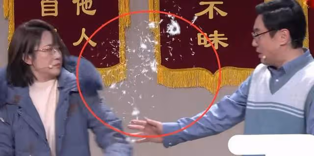 沈騰把馬麗羽絨服拍爆了？春晚《坑》挖下的4個坑，沈騰道歉化解