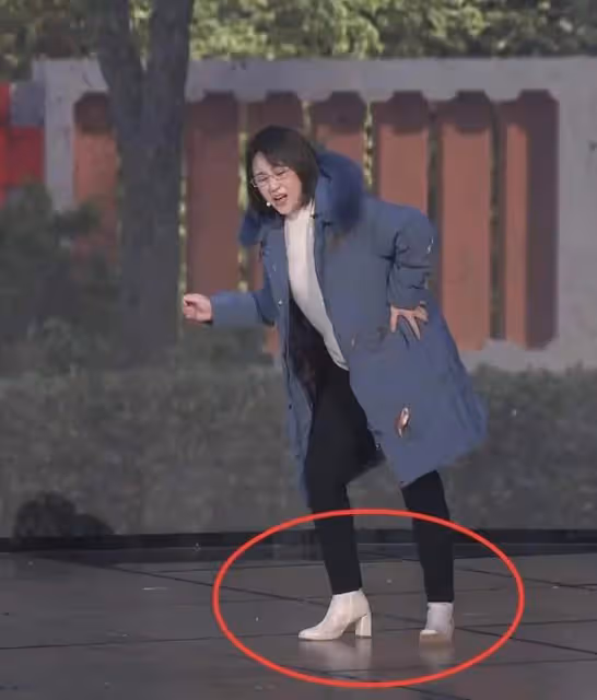 沈騰把馬麗羽絨服拍爆了?春晚《坑》挖下的4個坑,沈騰道歉化解