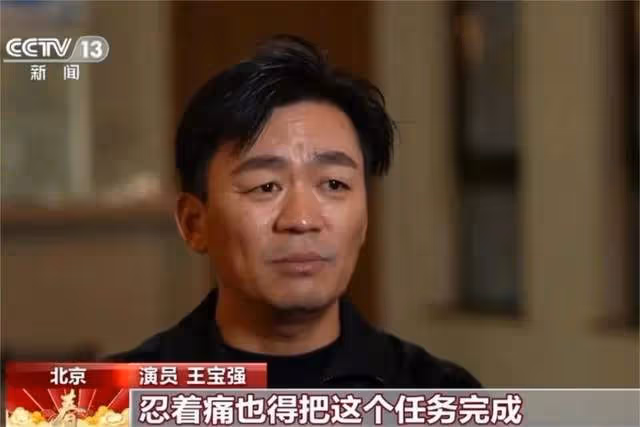 央視春晚名場面:鄧超動若脫兔,沈騰忘詞即興發揮,周深被門夾