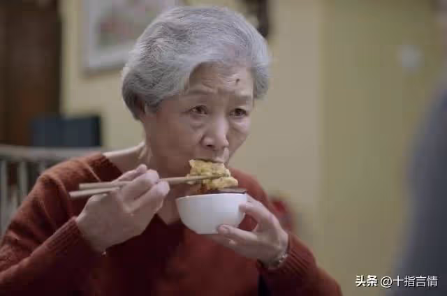好心接岳母養老,可是她卻得寸進尺,女婿憤怒:要麼賣房,要麼走