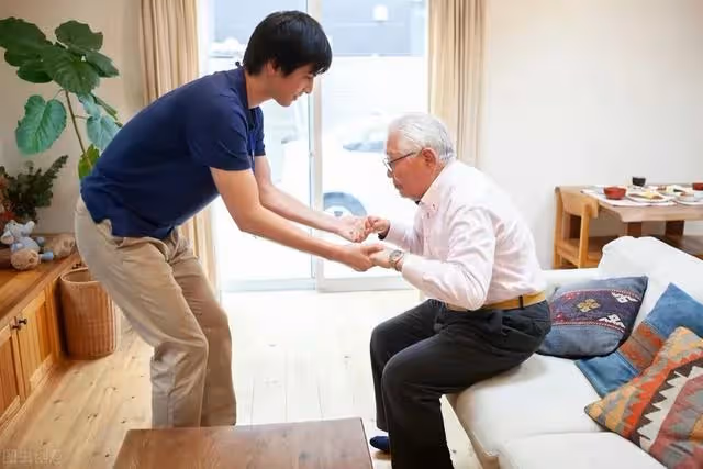 為何說不能對兄弟姐妹太好?68歲大爺直言:我活了大半輩子才明白