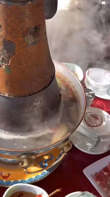 李嫣疑獨自過年,露香肩容貌神似王菲,未拍全家福被曝與繼母不和