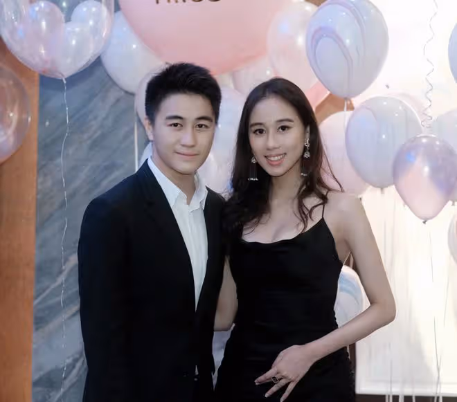 何猷君帶奚夢瑤出遊,與哥哥何猷亨像雙胞胎,妹妹何超欣一路同行