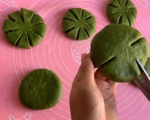 抹茶紅豆沙小麵包